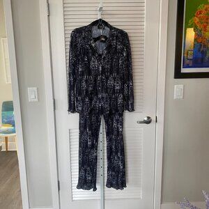 NWT Dressed in LALA Interstellar Astronauts Long Sleeve Plissé Set, Size S